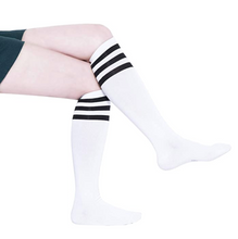 Load image into Gallery viewer, YEJIMONG Women&#39;s School Uniform / Team Sports / Tube Knee High Socks - White &amp; Black Stripes (6 Pairs / Size 5-9 / Cotton)
